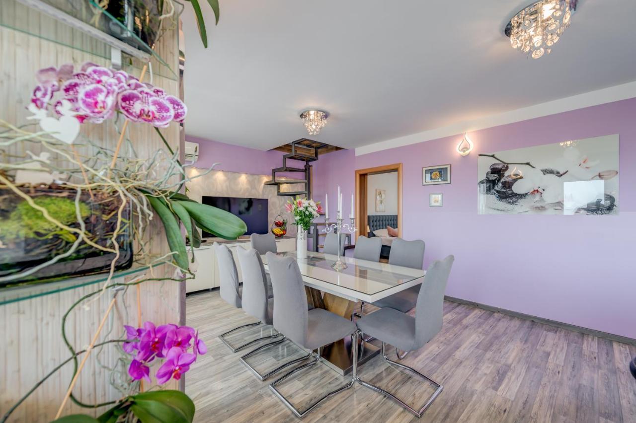 Summer Orchid - Spacious Duplex By The Beach & Ps5 Stobrec Exterior photo