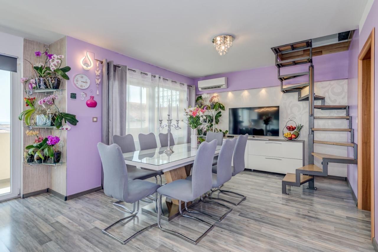 Summer Orchid - Spacious Duplex By The Beach & Ps5 Stobrec Exterior photo