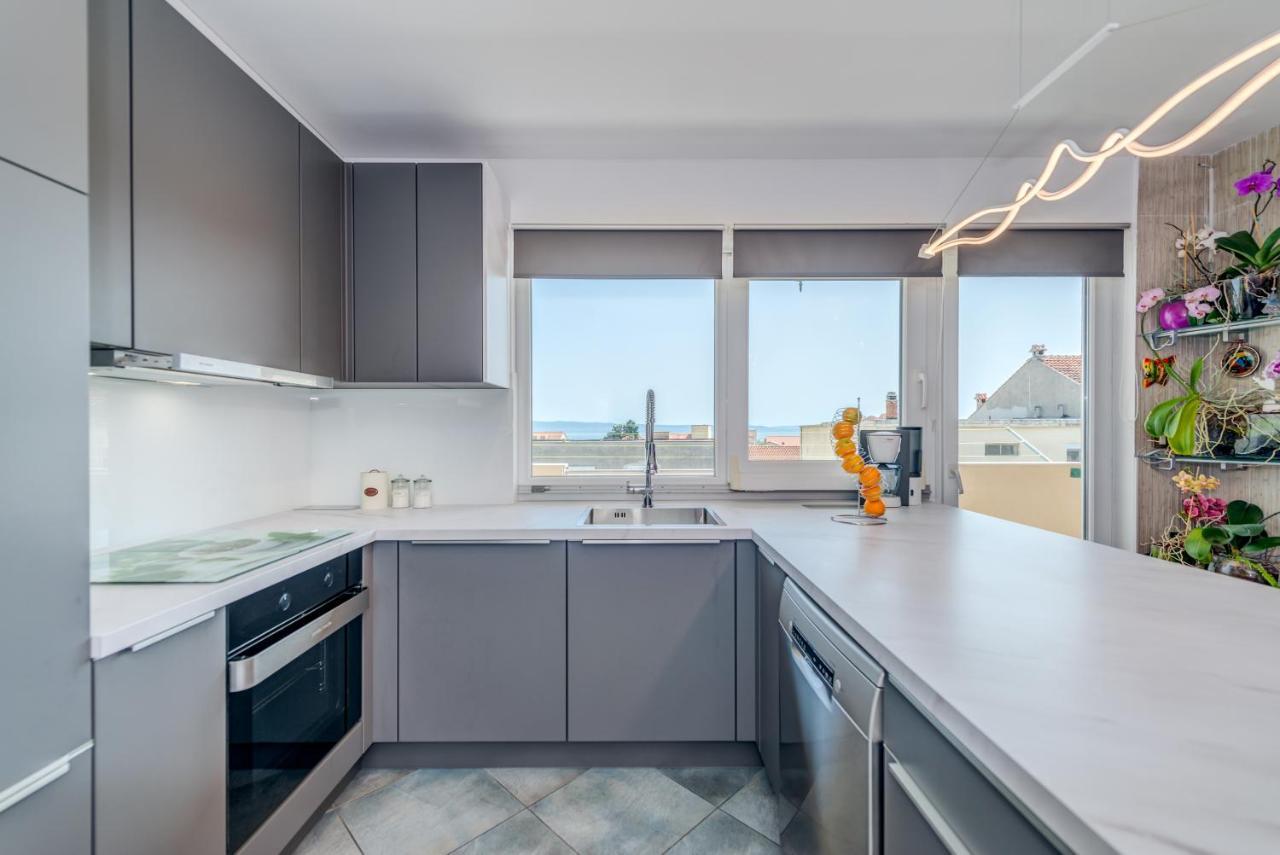 Summer Orchid - Spacious Duplex By The Beach & Ps5 Stobrec Exterior photo
