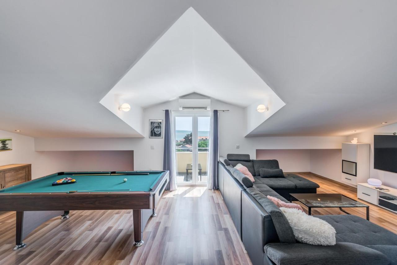 Summer Orchid - Spacious Duplex By The Beach & Ps5 Stobrec Exterior photo