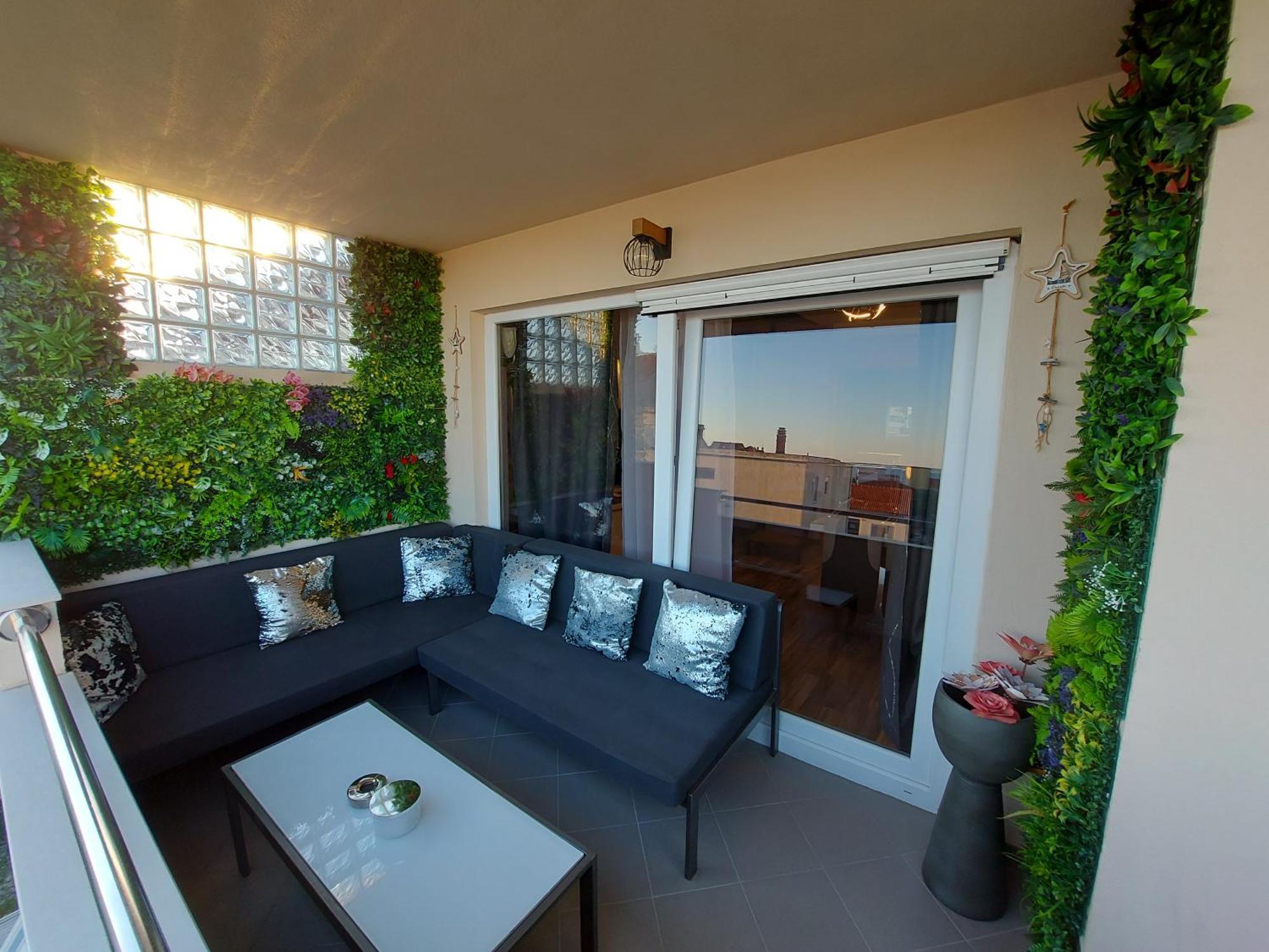 Summer Orchid - Spacious Duplex By The Beach & Ps5 Stobrec Exterior photo